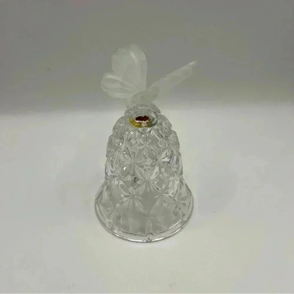 Vintage Crystal Butterfly Bell Hofbaur Germany Frosted 5” Etched - Picture 3 of 5
